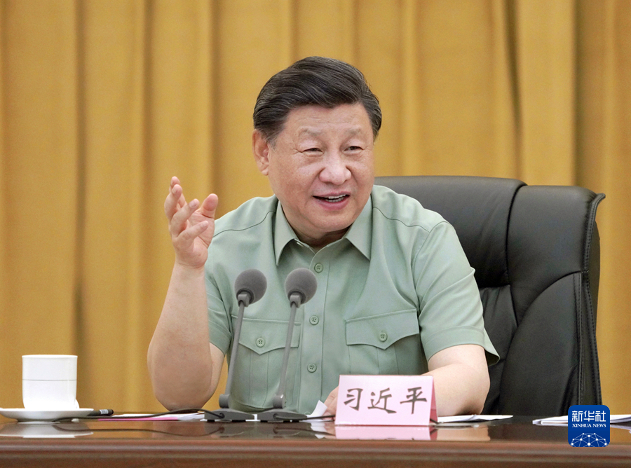 八一建军节来临之际，中共中央总书记、国家主席、中央军委主席习近平7月26日到西部战区空军视察，代表党中央和中央军委，向西部战区空军全体官兵致以诚挚问候，向全体人民解放军指战员、武警部队官兵、军队文职人员、民兵预备役人员致以节日祝贺。这是习近平发表重要讲话。